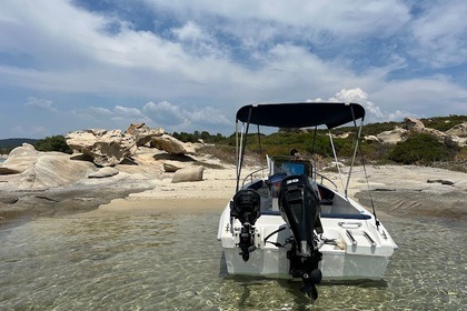 Motorboat in Vourvourou!