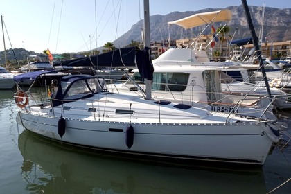 Hire Sailboat Beneteau Oceanis 31 Dénia