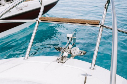 Alugue este iate para conhecer Menorca e suas prai