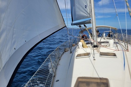 OCEANIS 430 - Безопасная и Комфортная Лодка