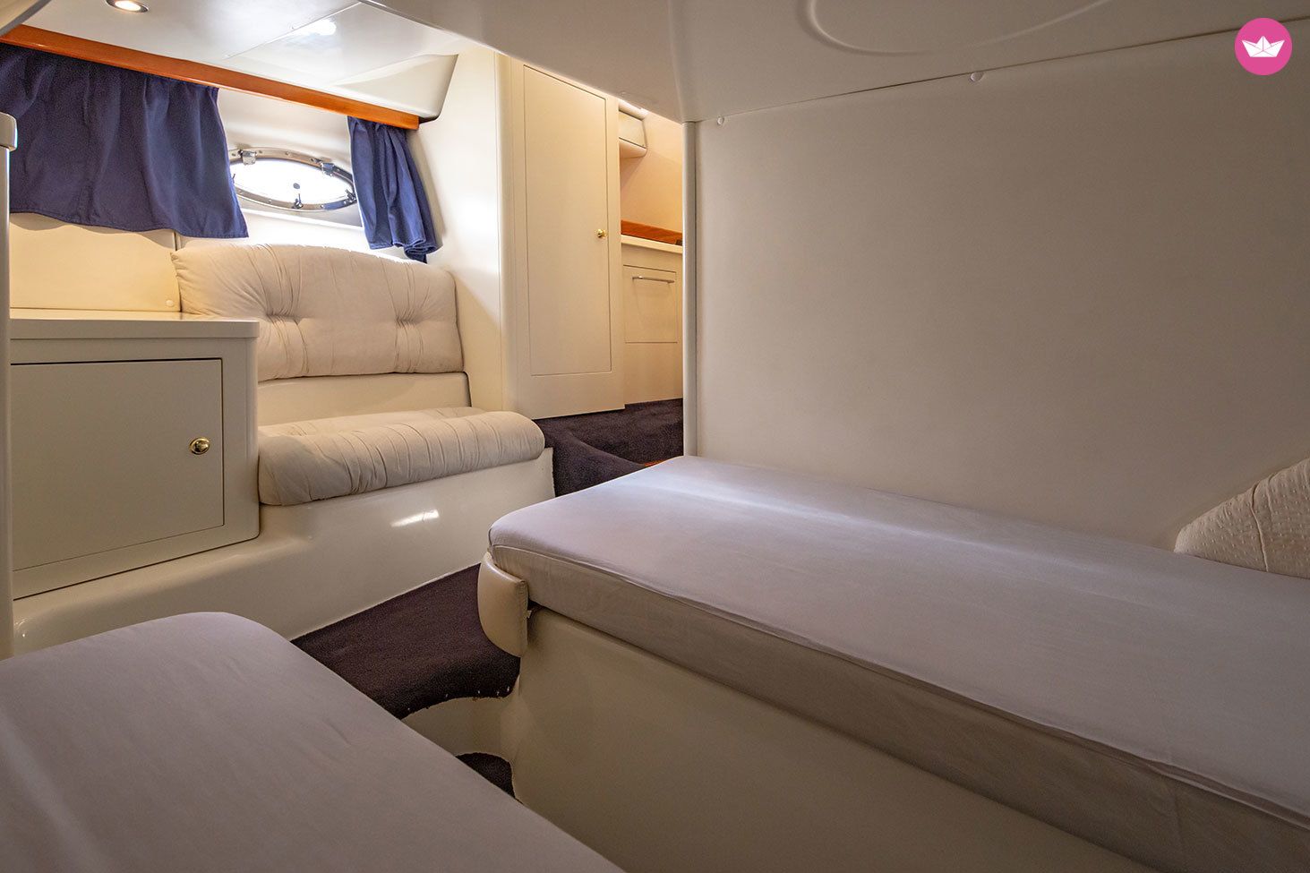 Motorboat Cranchi Endurance 39 for hire