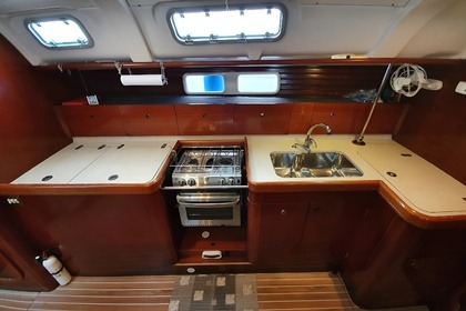 Verhuur Zeilboot Beneteau Oceanis 440 Arrondissement Le Marin