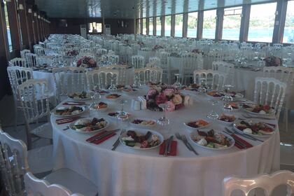 42m Spacious Superyacht for 400-500 people B5