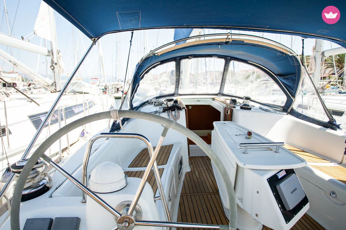 Charter Sailboat Beneteau Oceanis 40 Trogir