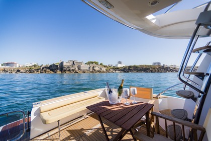 Iate em Lisboa-Cascais-Arrabida-Tróia