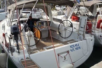 Charter Sailboat Beneteau Oceanis 41.1 Volos