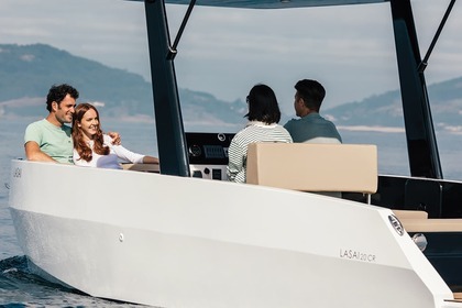 Rental Boat without license  100 % ÉLECTRIQUE LASAI 20 CR Antibes