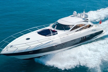 Noleggio Yacht Sunseeker Sunseeker Predator 68 Antibes