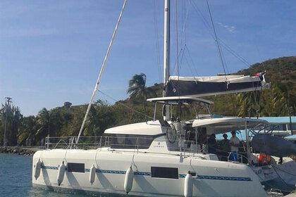 Hire Catamaran  Lagoon 42 Pointe-a-Pitre