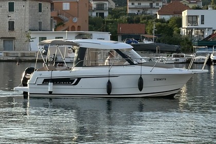 Charter Motorboat Jeanneau Merry Fisher 645 Trogir