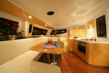Catamarán Fountaine Pajot Mahe 36