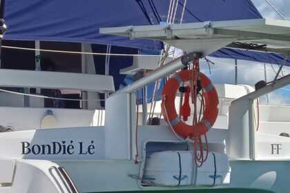 Explore the Caribbean in Style with the Lavezzi 40 Catamaran!
