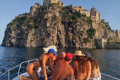 Noleggio Barca a motore Mochi Craft Tuxedo 42 Forio