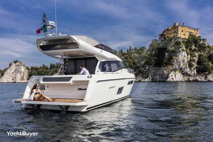 AZIMUT 43 FLY