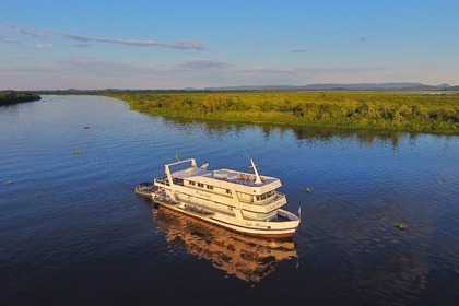 Rental Motor yacht P. HONDA Houseboat Corumbá