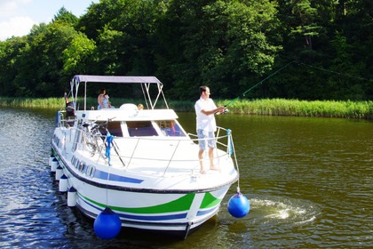 Rent this houseboat and get to know  Havel