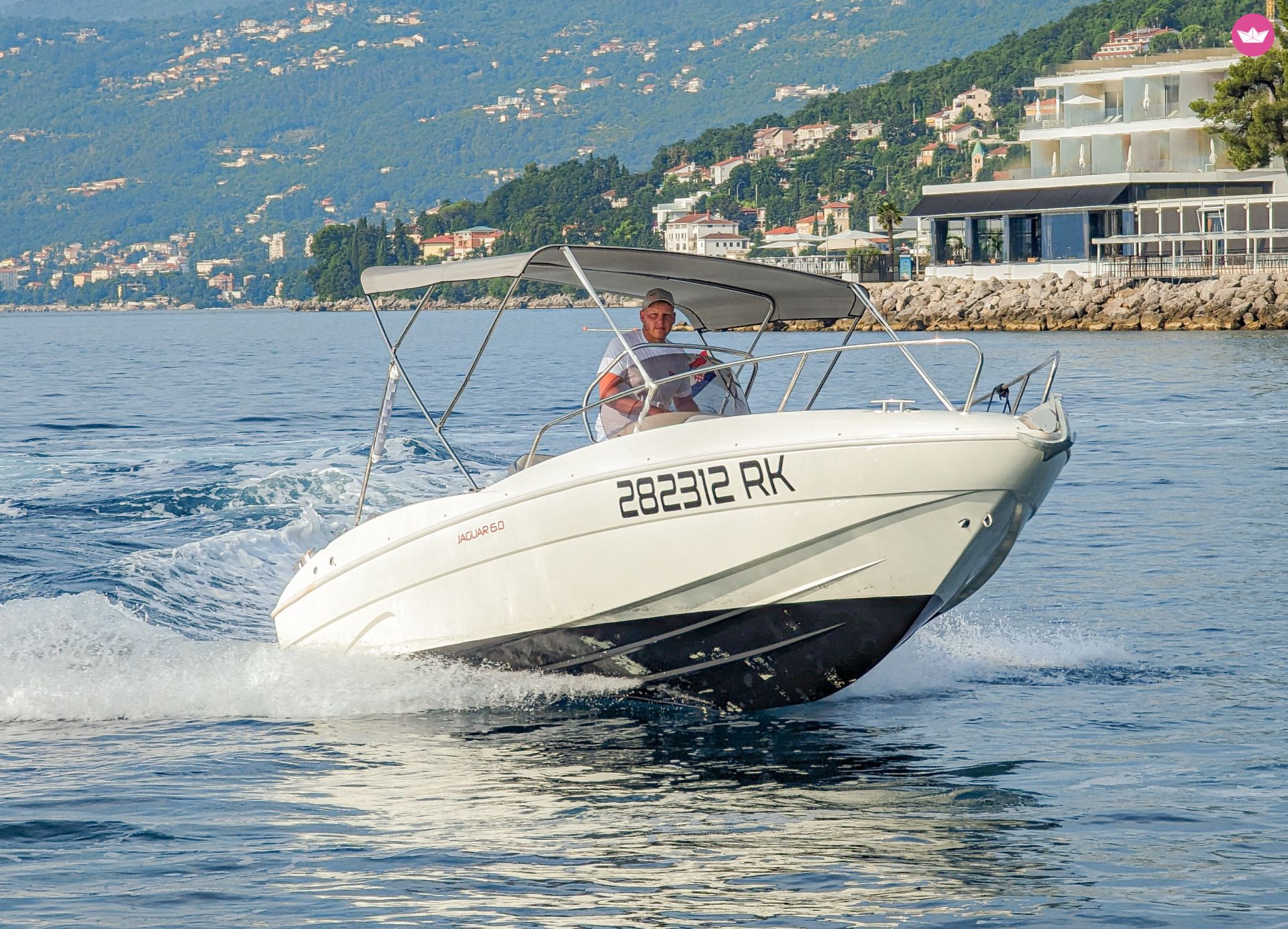 Bateau à moteur Jaguar 6.0 150cv 2