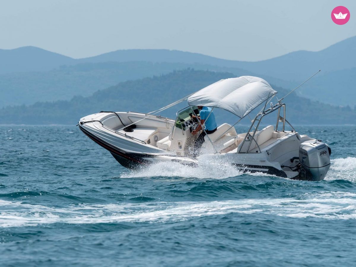 Bateau à moteur Zar Formenti Zar 65 200cv 7
