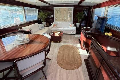 Hyra båt Motorbåt Benetti 27 motor yacht Çeşme