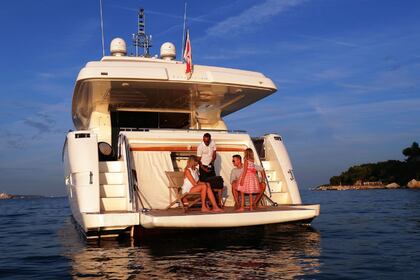 FELINA Ferretti 830