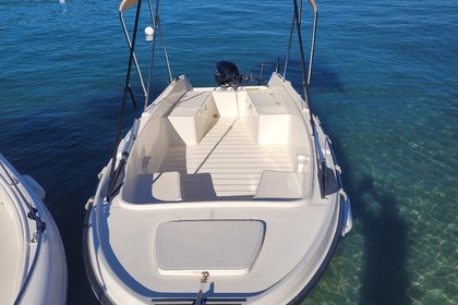 Hire Motorboat Adria Adria 500 Cres