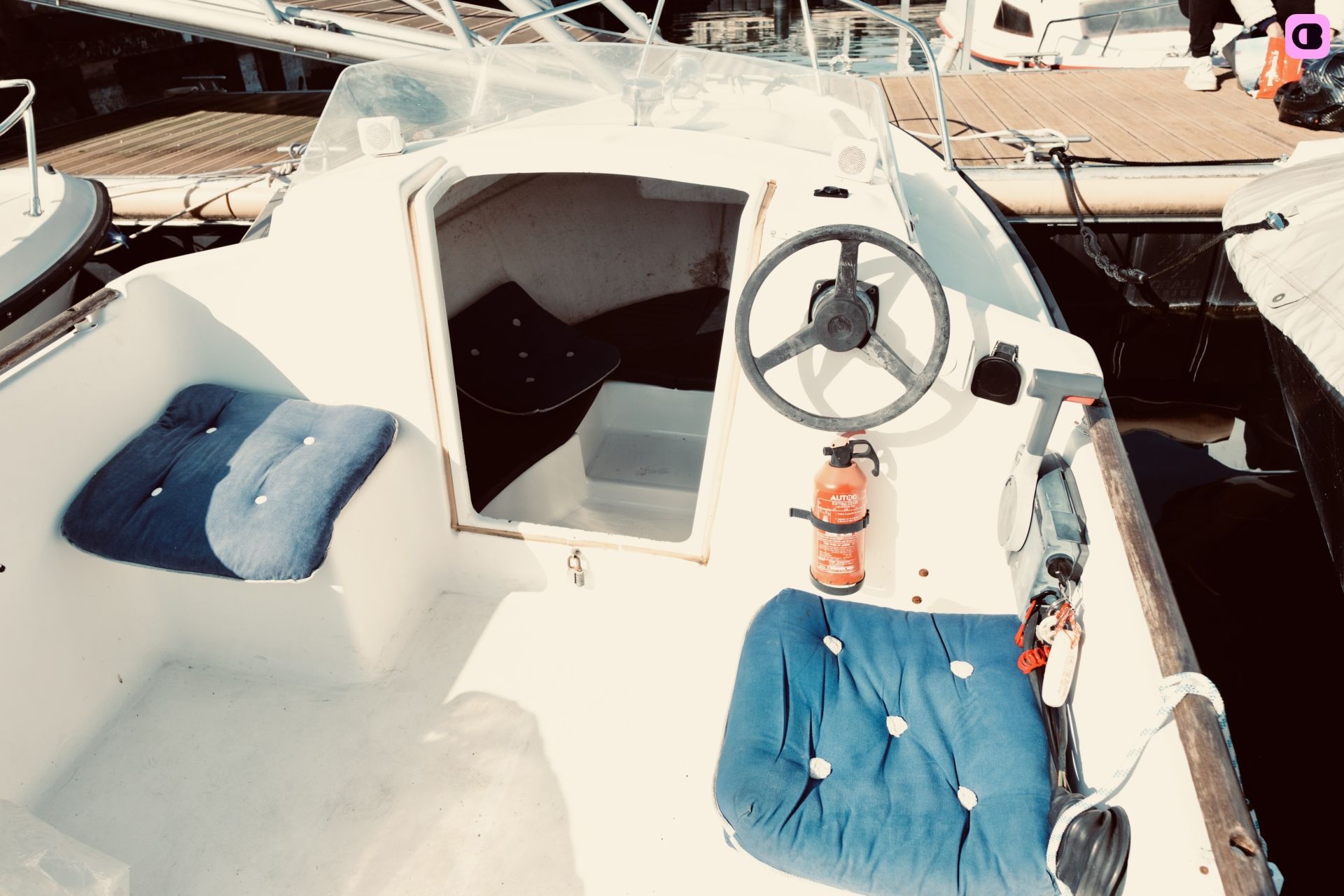 Bateau à moteur Beneteau California 440 15cv 5