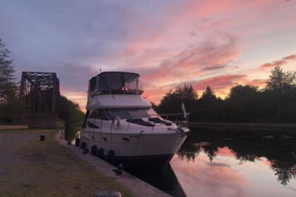 *Legal* Ultimate Luxury Charter on a Double Decker Yacht