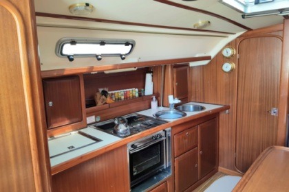 Electric sailing yacht Parbleu