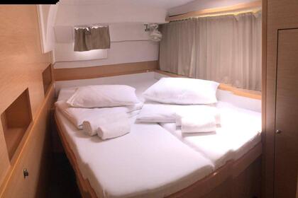 Laura S - Lagoon 400 S2