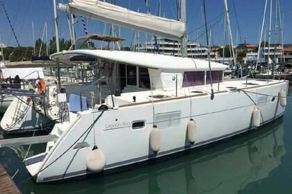 Charter Catamaran Lagoon 400 S2 Athens