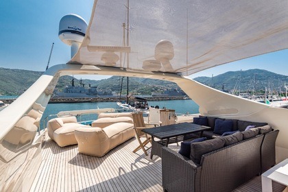 Motorboat Gianetti 27m 16 guests Cinque Terre