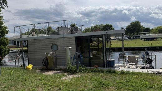 Berlino Houseboat RIVO SP ZO.O Campi 300 alt tag text