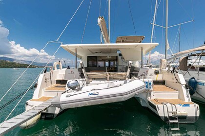 Rental Catamaran Fountaine Pajot Fountaine Pajot Lucia 40 Kontokali