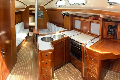 Half Day Private Trip to Dia Island Elan 37