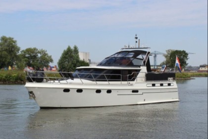 Charter Motorboat Péniche Hollandaise Prestige Paris