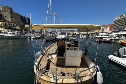 Charter Motorboat Apreamare 75 Naples