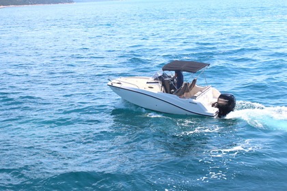 Verhuur Motorboot Quicksilver 605 Sundeck Split