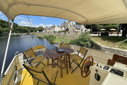Aufenthalt an der Blavet – Charmante Motoryacht mit Terrasse, für Bootsurlaub oder Winteraufenthalt am Steg