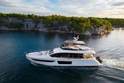 Noleggio Yacht Azimut Azimut 68 FLY Castellammare di Stabia
