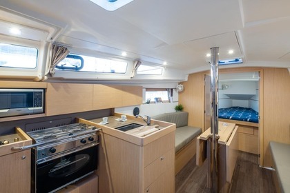 Benetau Oceanis 35.1