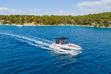 Charter Motorboat Karnic SL652 Split