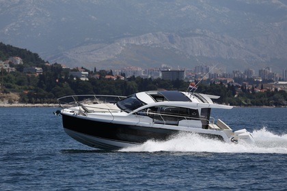 Rental Motorboat Sealine Sealine C335V Kaštela