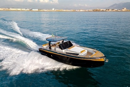 Hire Motorboat Yacht Allure 38 Sorrento