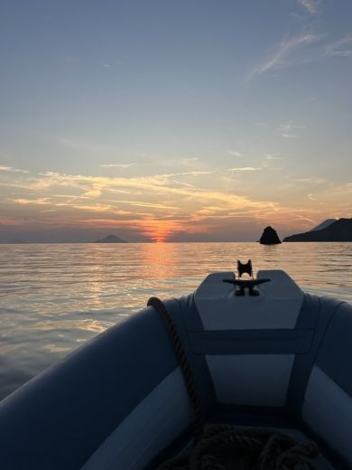 Îles Éoliennes Sailboat Macwester 36 alt tag text