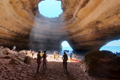 Sailing with Azule a Beneteau Spirit with SUP and Kayak