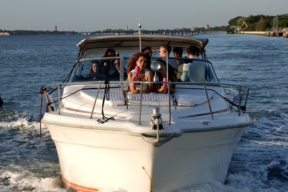 Miete Motorboot Sea Ray 390 Express Cruiser Venedig