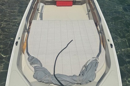 Location Bateau sans permis  Boston Whaler 13’ Bonifacio Santa Manza