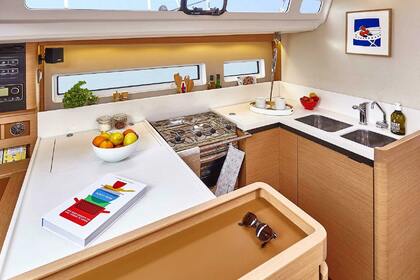 Jeanneau Sun Odyssey 440 "INNOVATION"