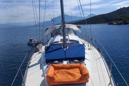 Daily or more rent experience with a professional skipper