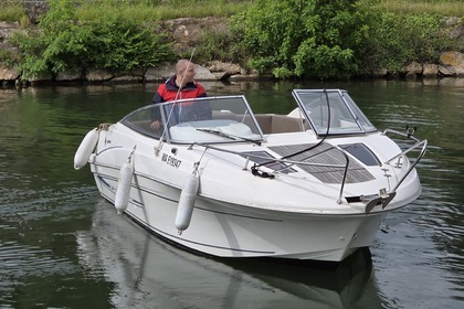 Rental Motorboat Jeanneau Cap camarat 6.5 Toulon